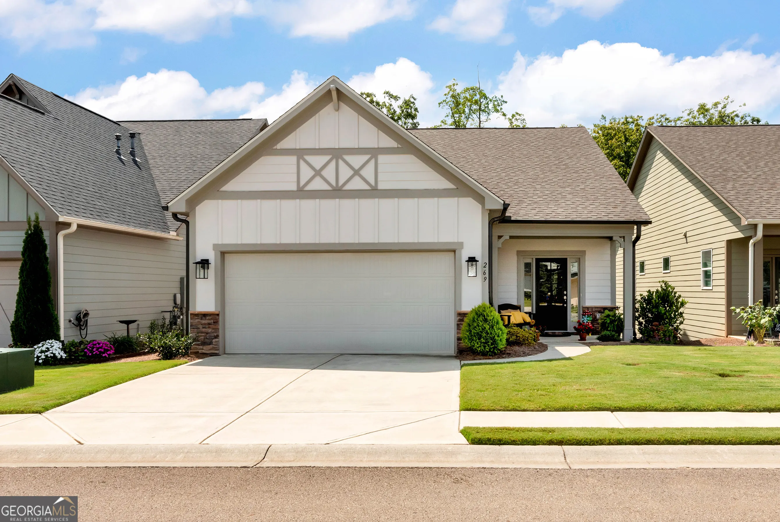 269 Grand Circle
