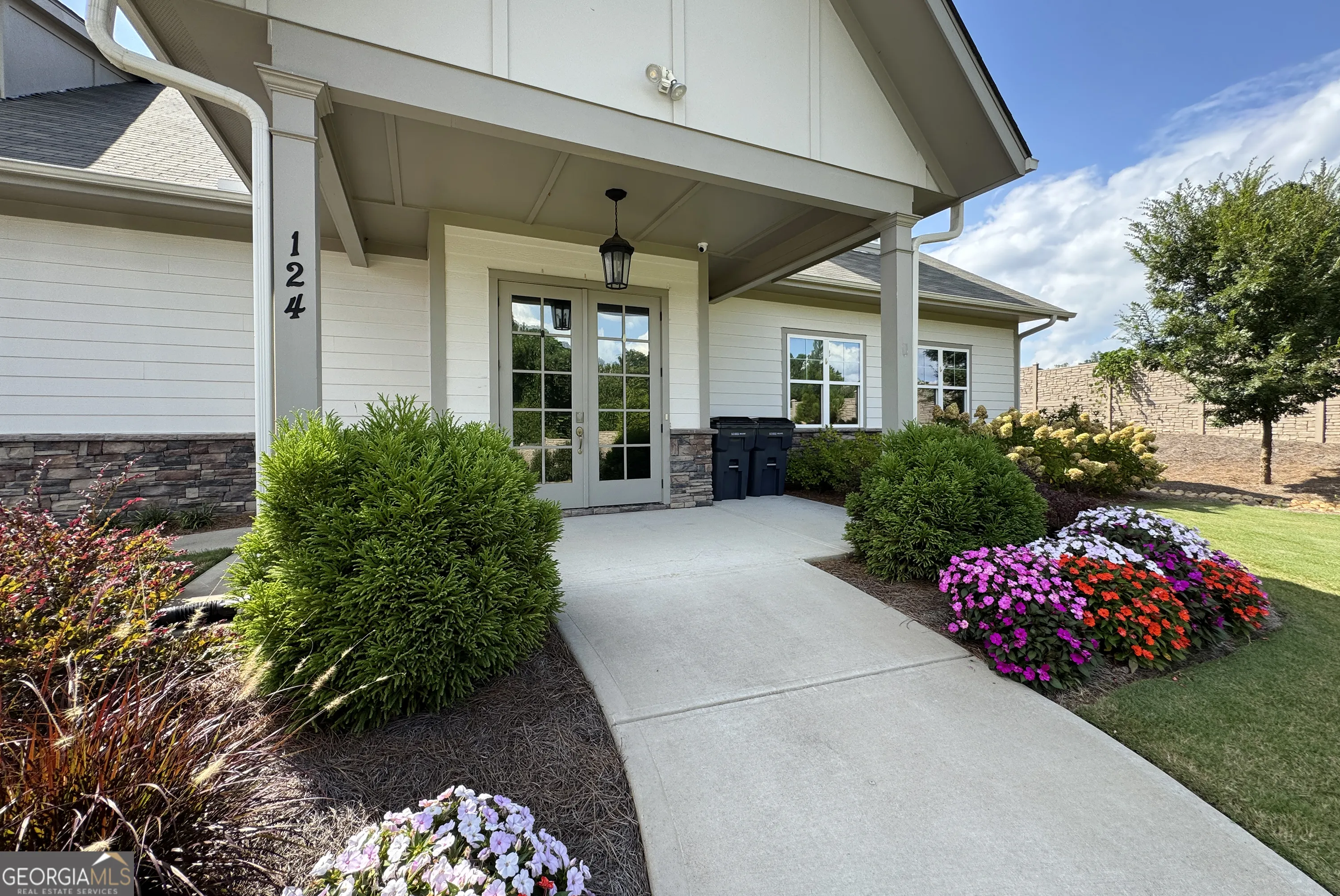 269 Grand Circle
