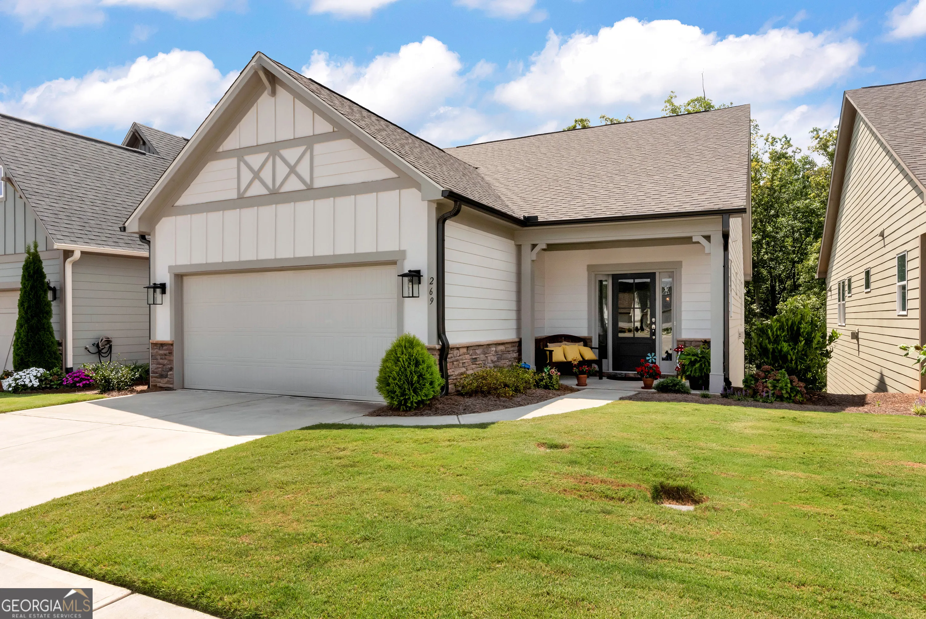 269 Grand Circle