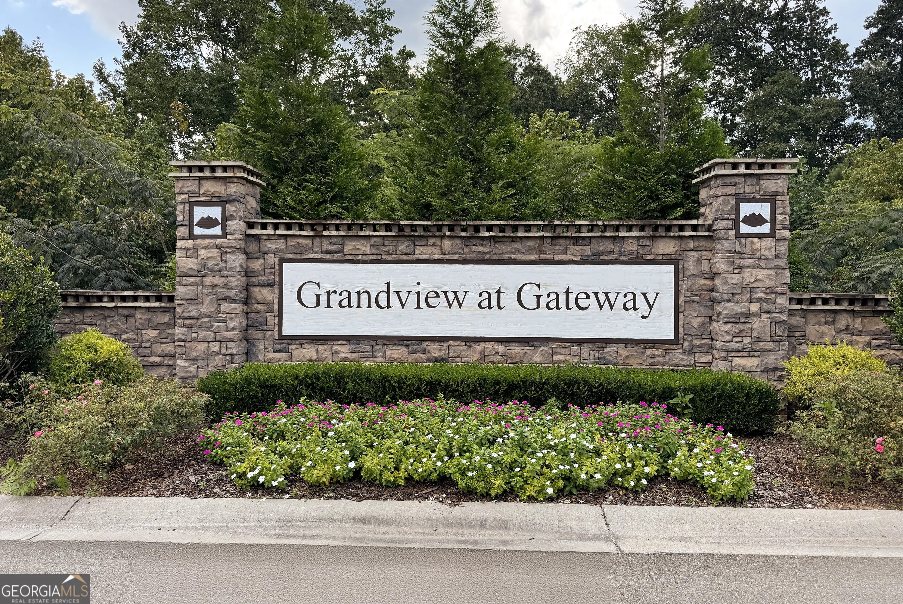 269 Grand Circle