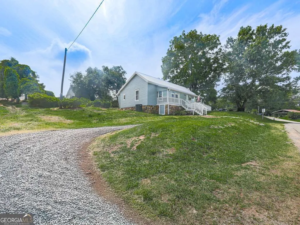 79 Hillside Street