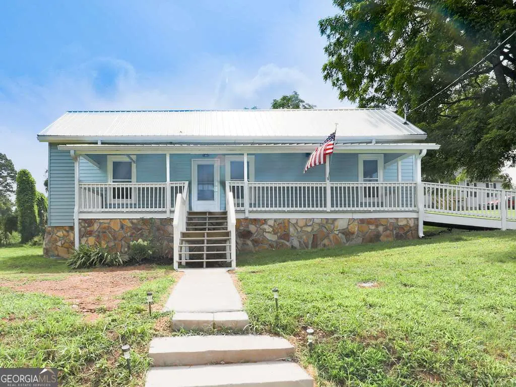 79 Hillside Street