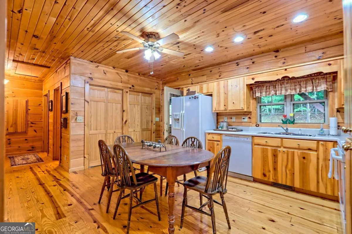 21 Ashley Trail