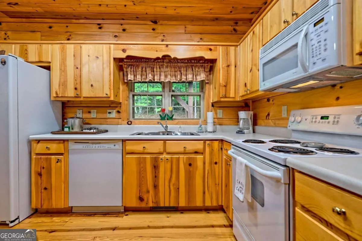 21 Ashley Trail