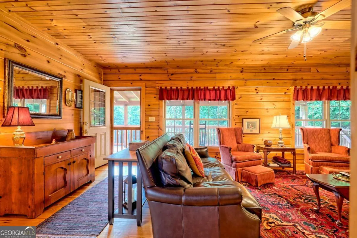 21 Ashley Trail