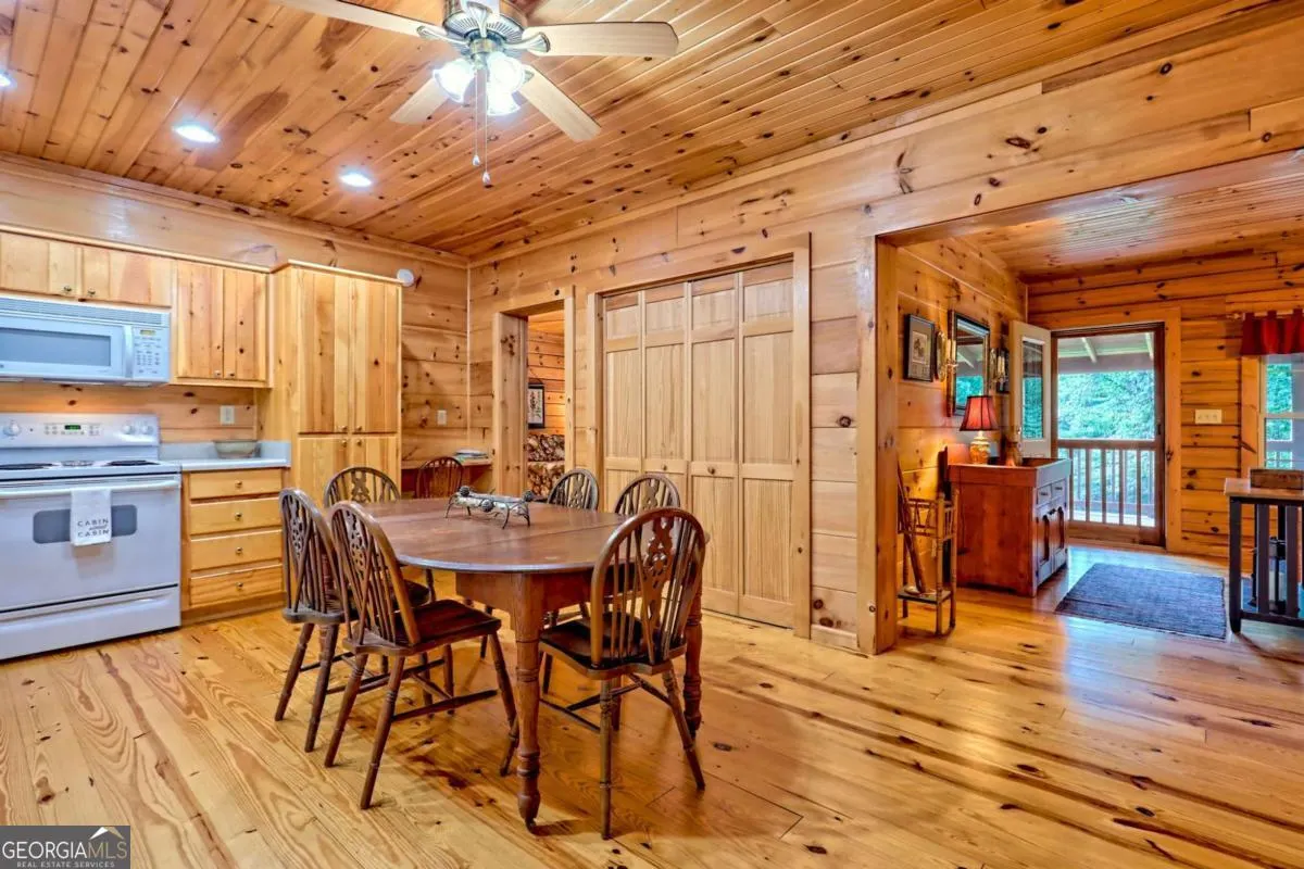 21 Ashley Trail