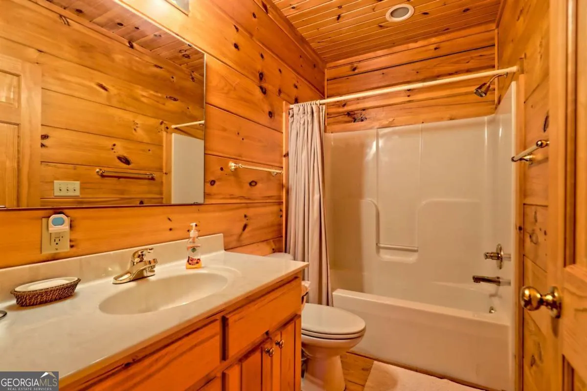 21 Ashley Trail