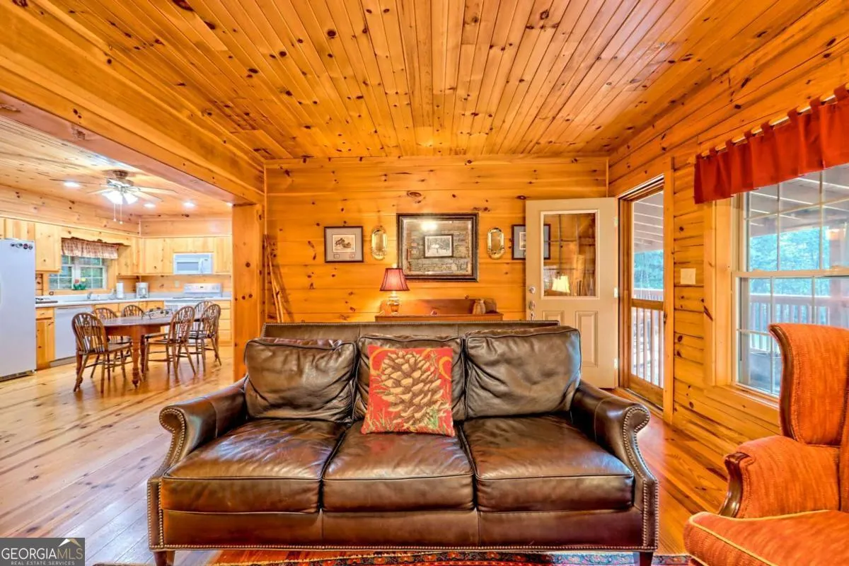 21 Ashley Trail