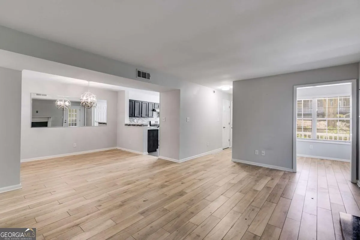 2135 N Forest Trail