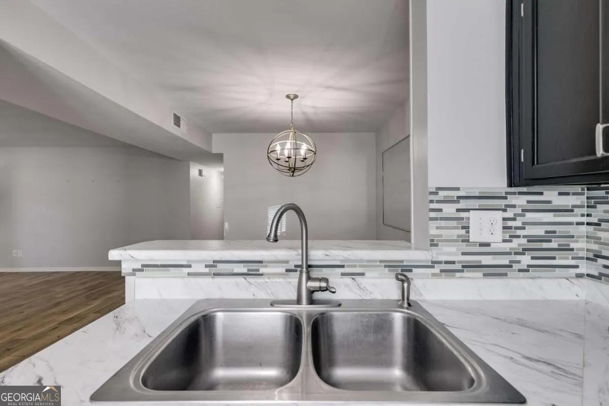 2135 N Forest Trail