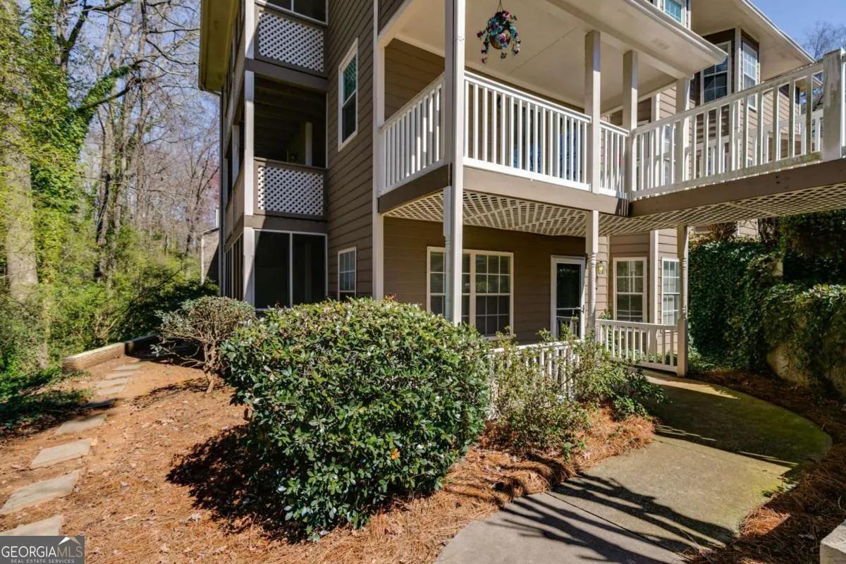 2135 N Forest Trail