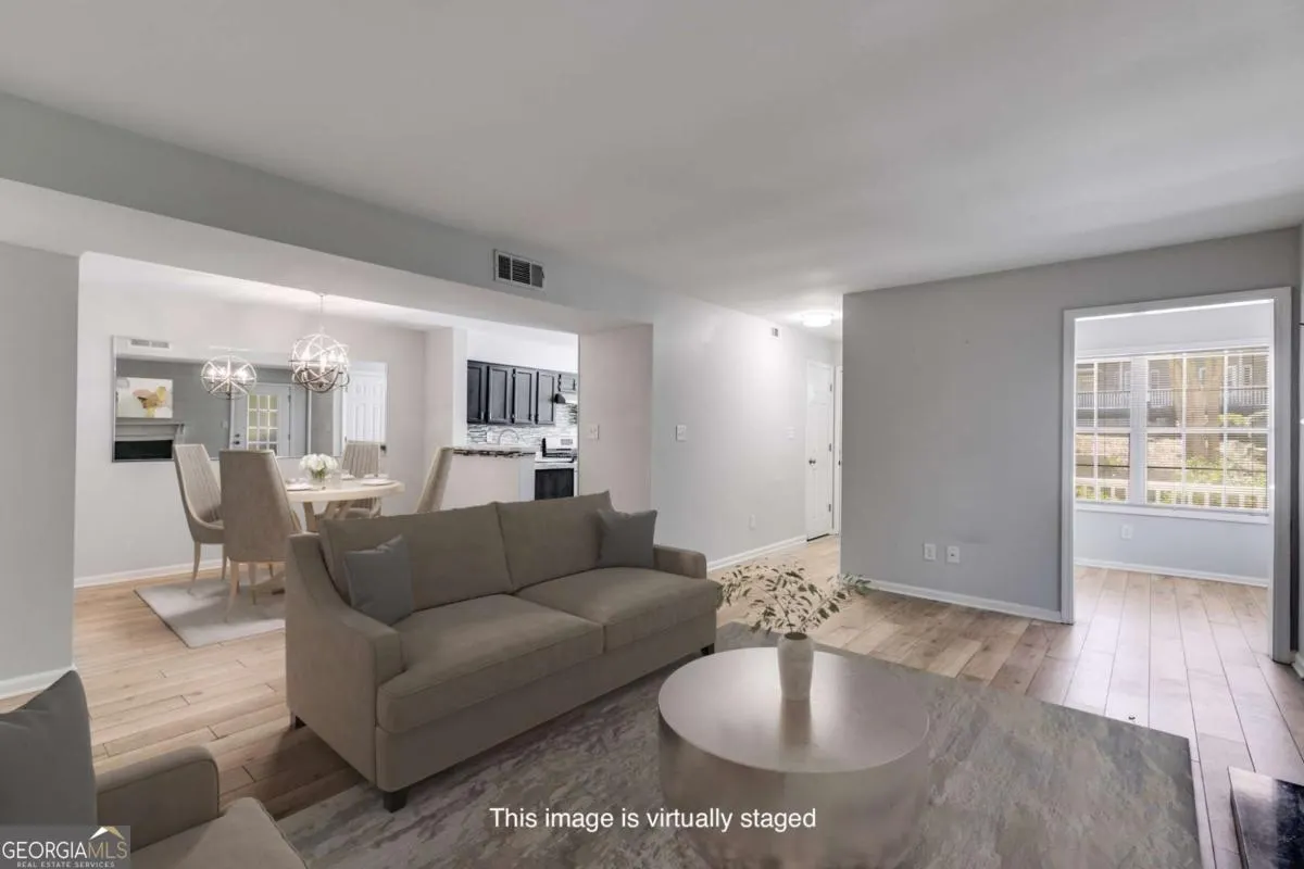 2135 N Forest Trail