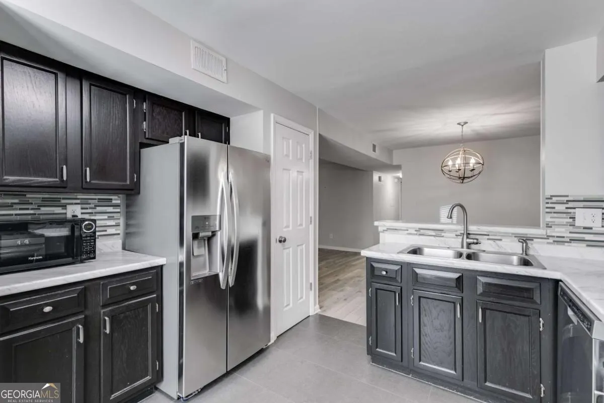 2135 N Forest Trail