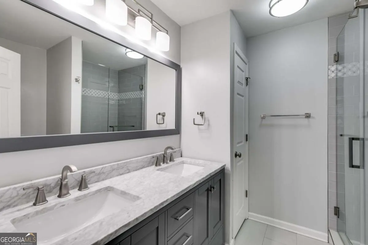 2135 N Forest Trail