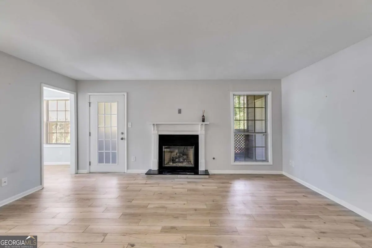 2135 N Forest Trail