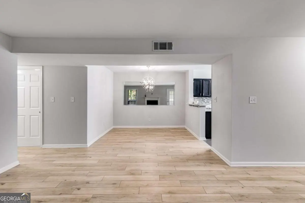 2135 N Forest Trail