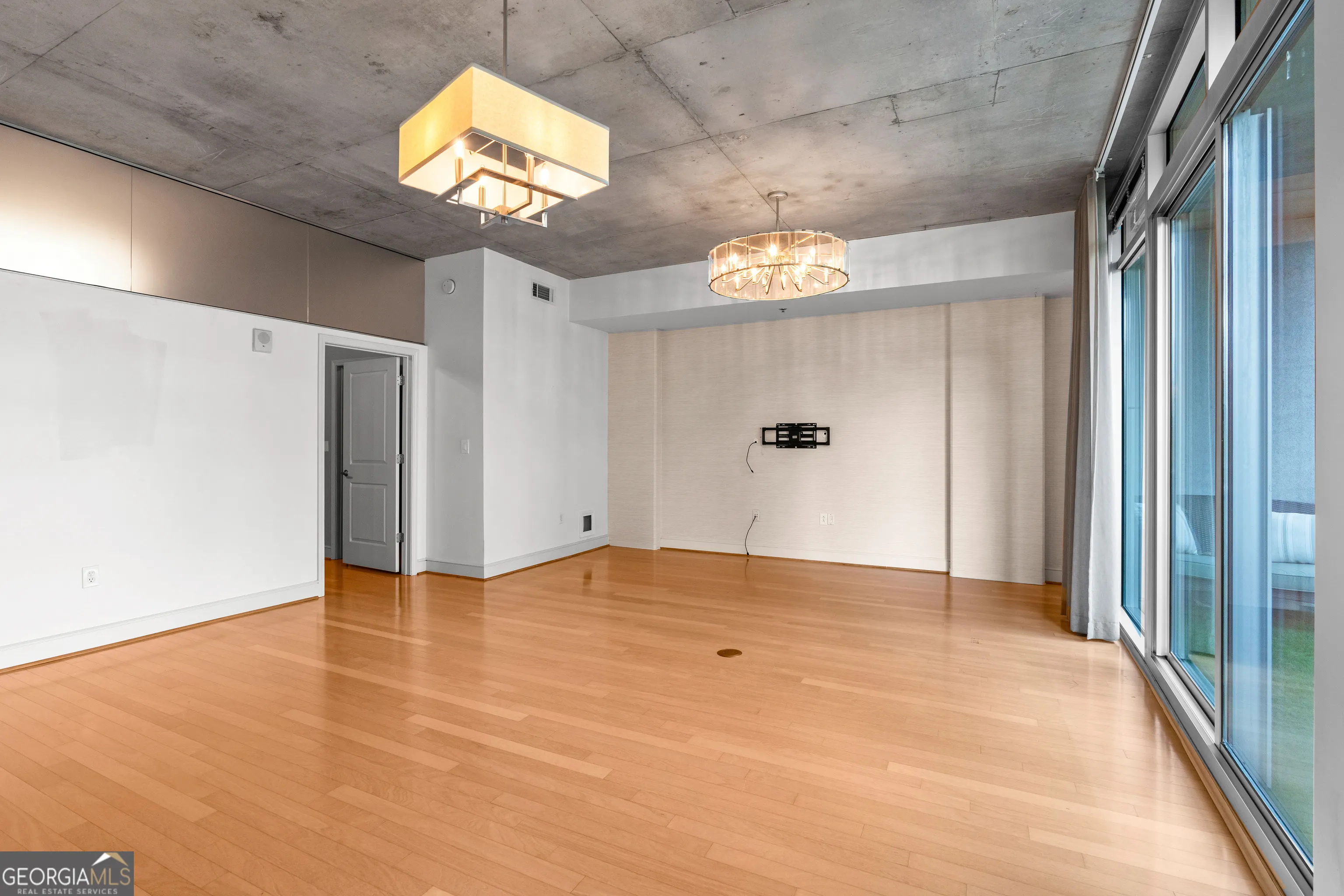 609 950 W Peachtree Street NW, #609