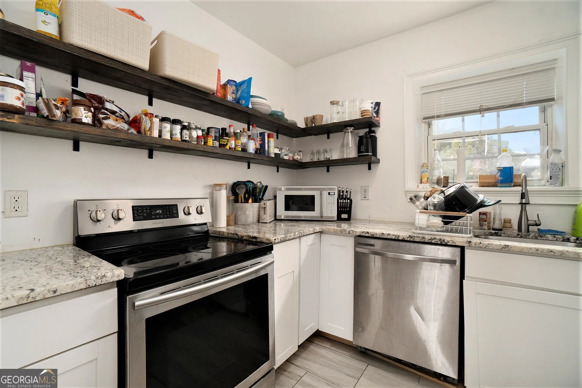 B6 2367 Cascade Road, #B6
