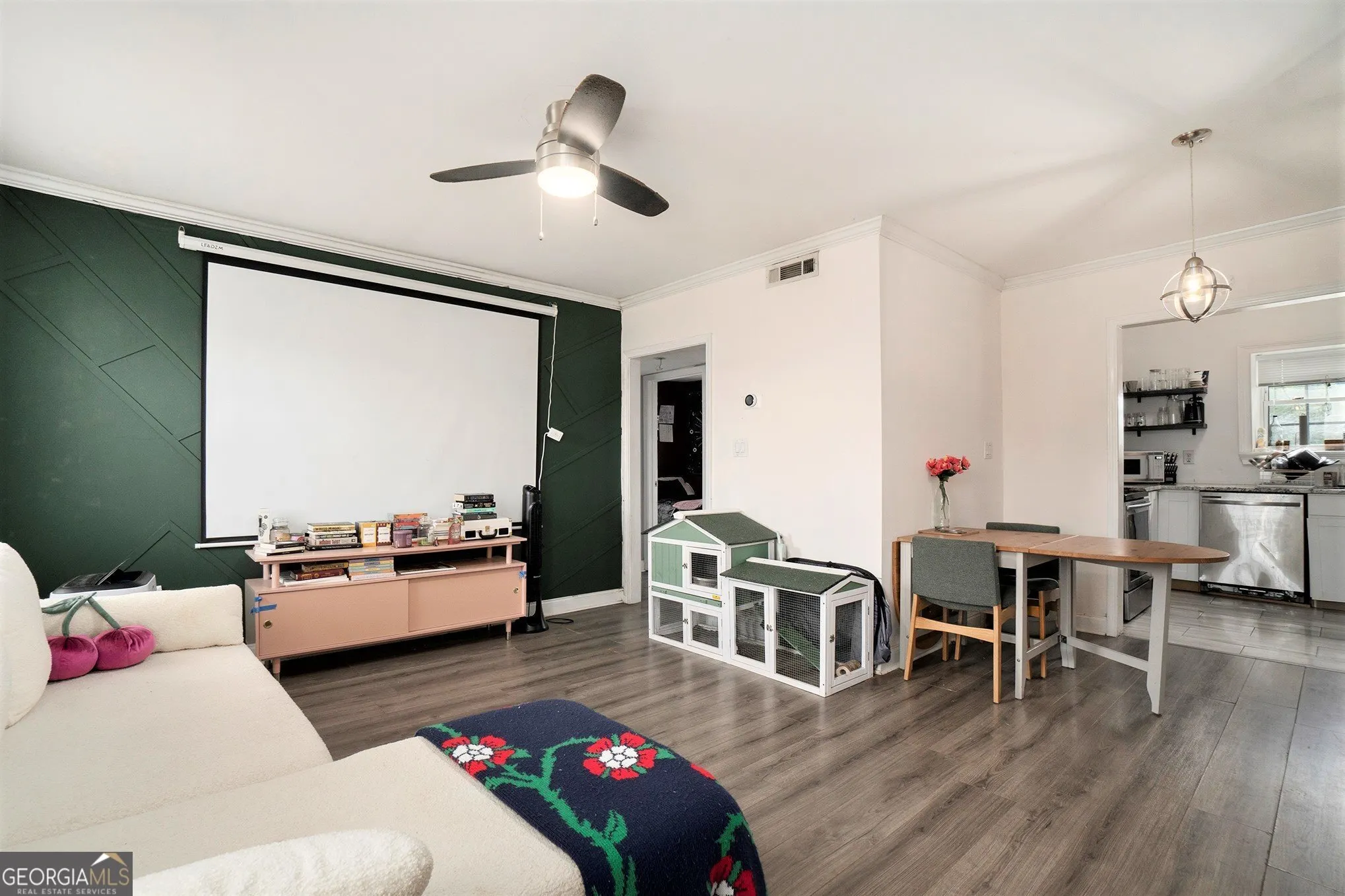 B6 2367 Cascade Road, #B6