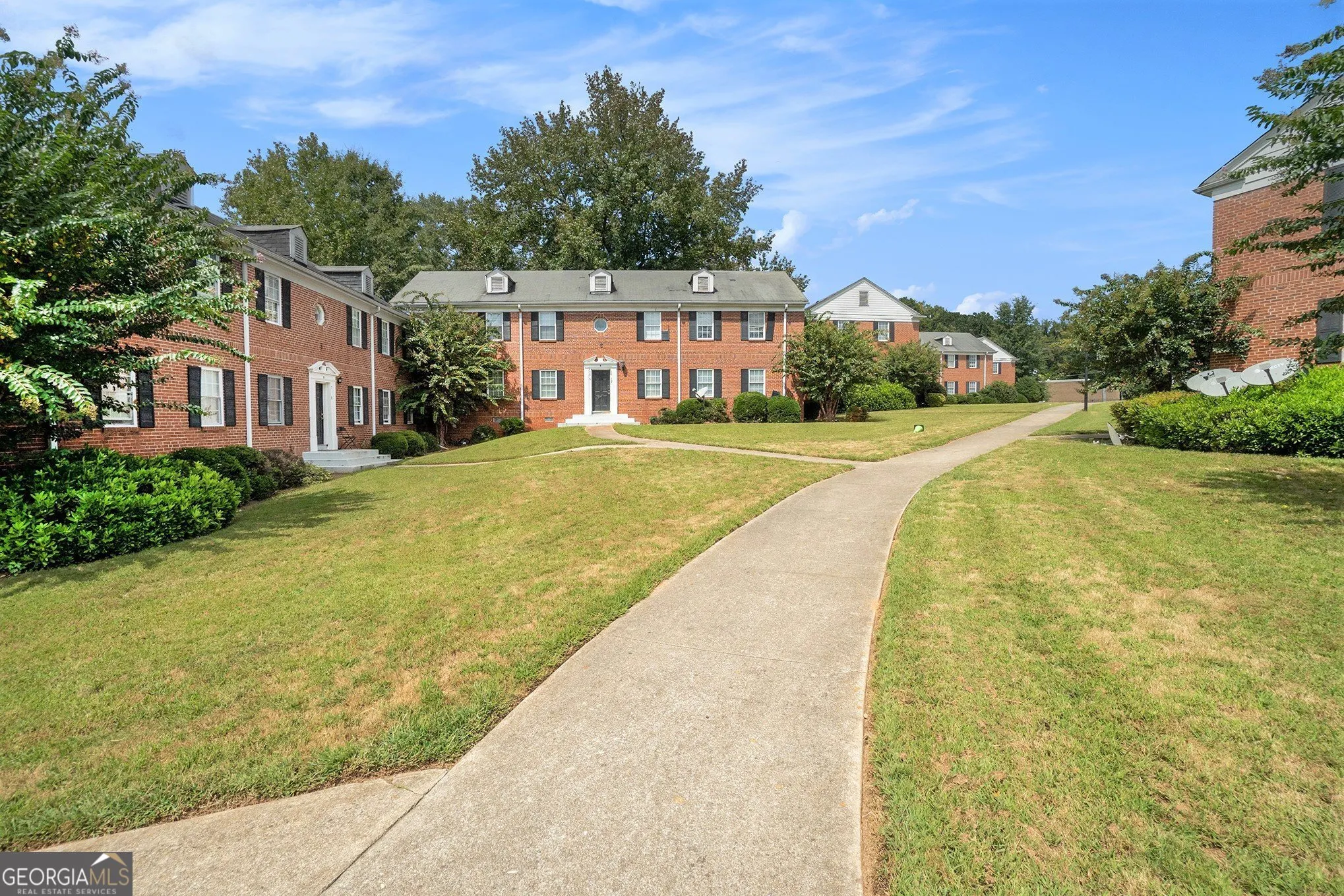 B6 2367 Cascade Road, #B6
