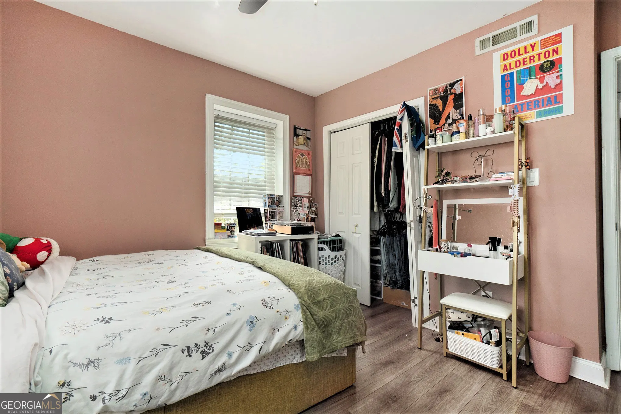 B6 2367 Cascade Road, #B6