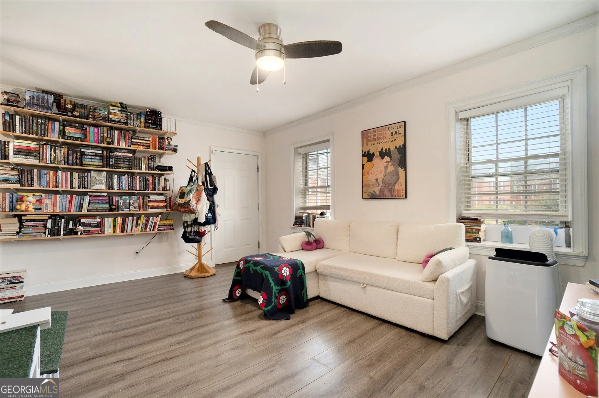 B6 2367 Cascade Road, #B6