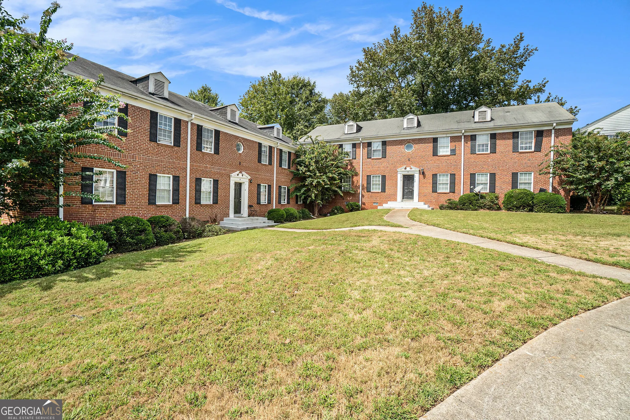 B6 2367 Cascade Road, #B6