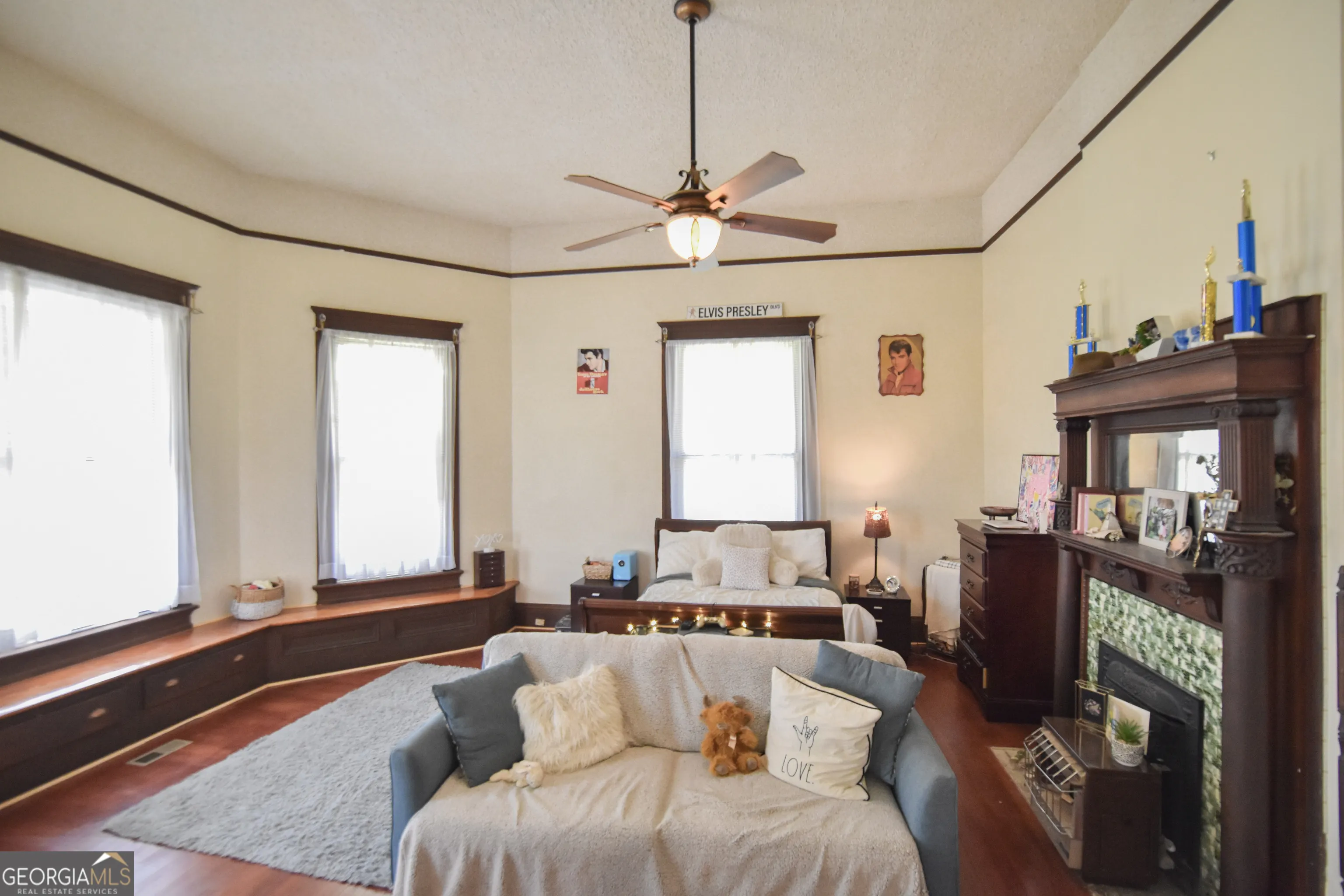 802 Mulberry Street