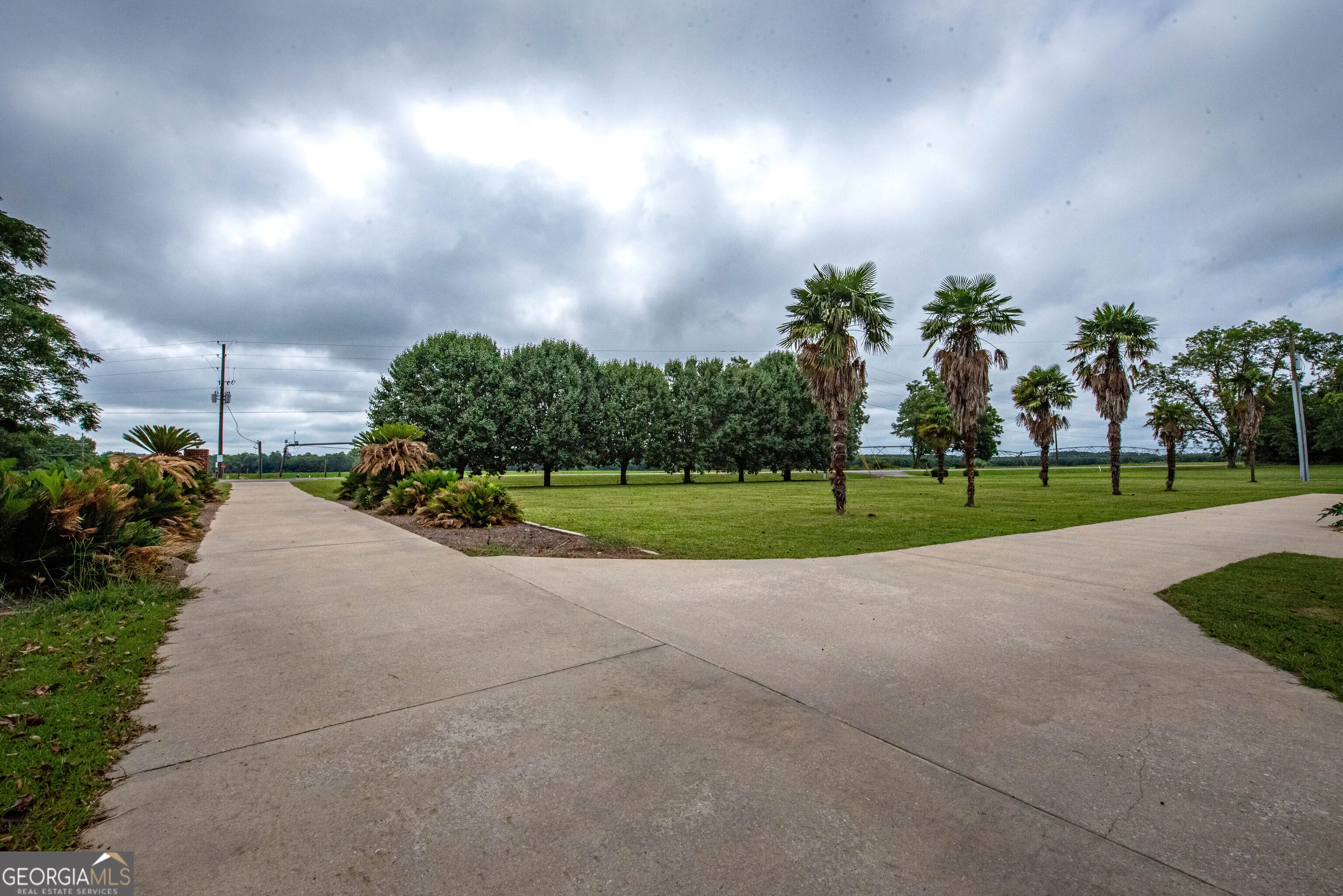 8715 Hwy 41
