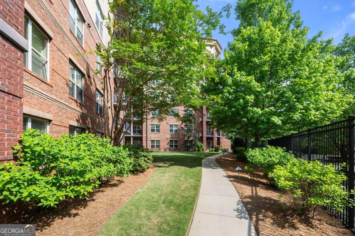 120 200 River Vista Drive, #120