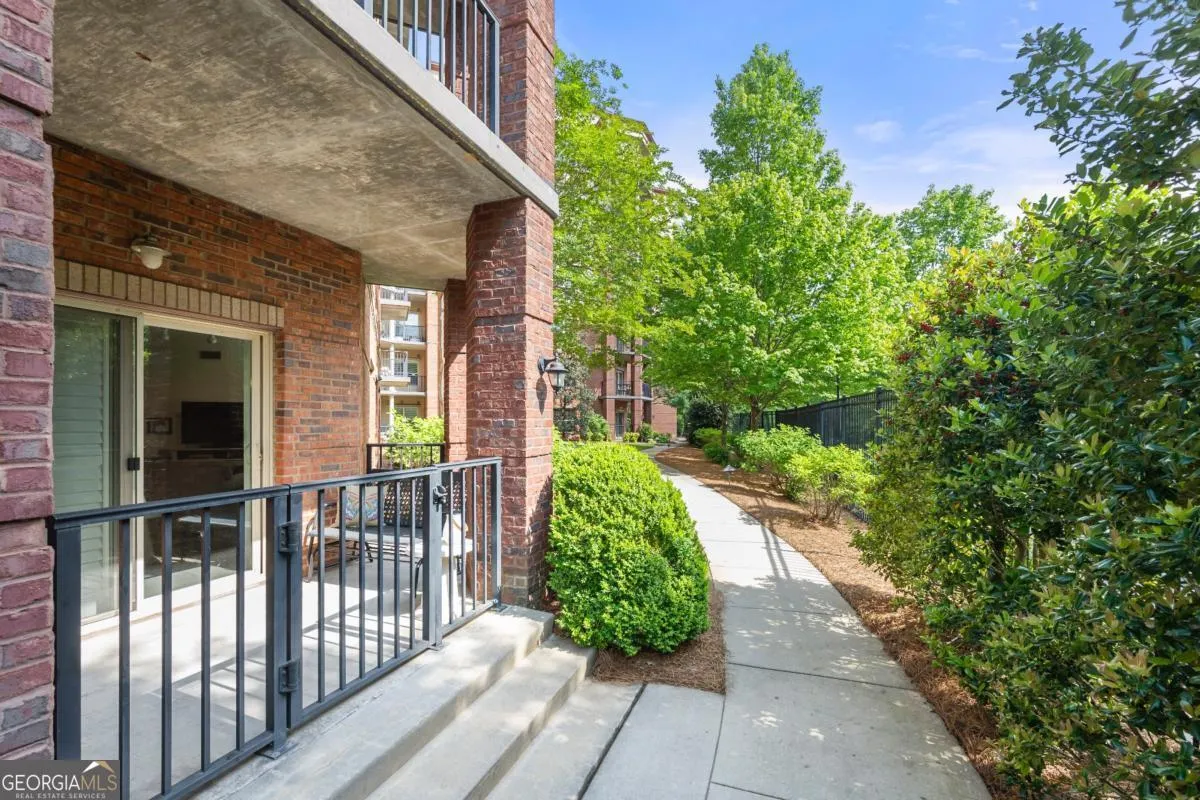 120 200 River Vista Drive, #120