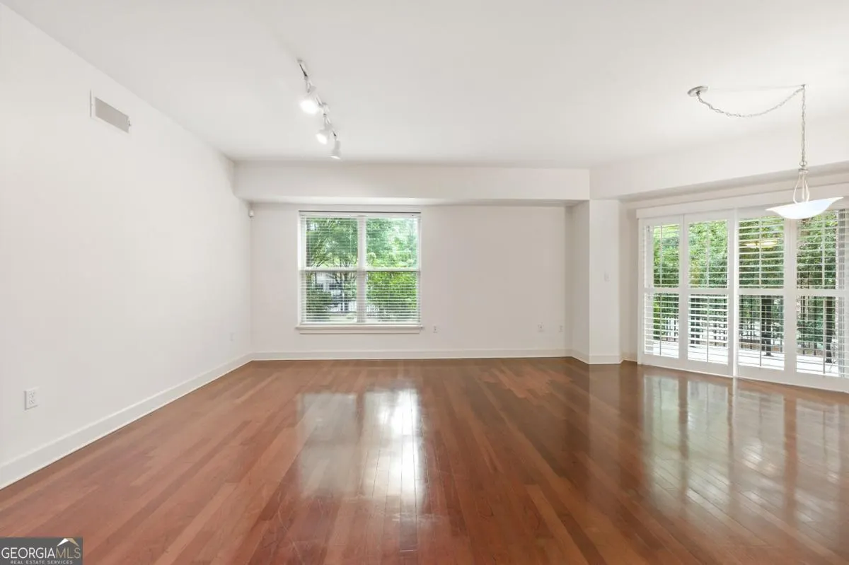 120 200 River Vista Drive, #120