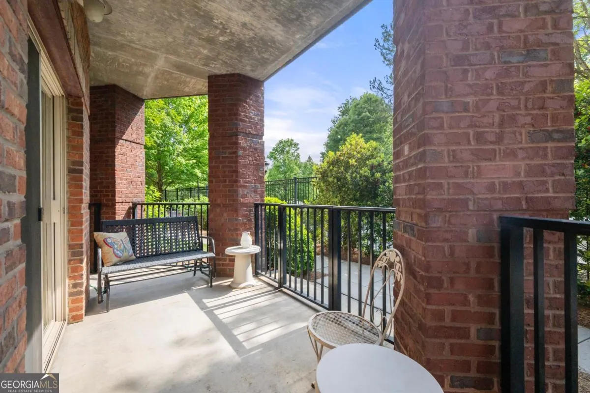 120 200 River Vista Drive, #120