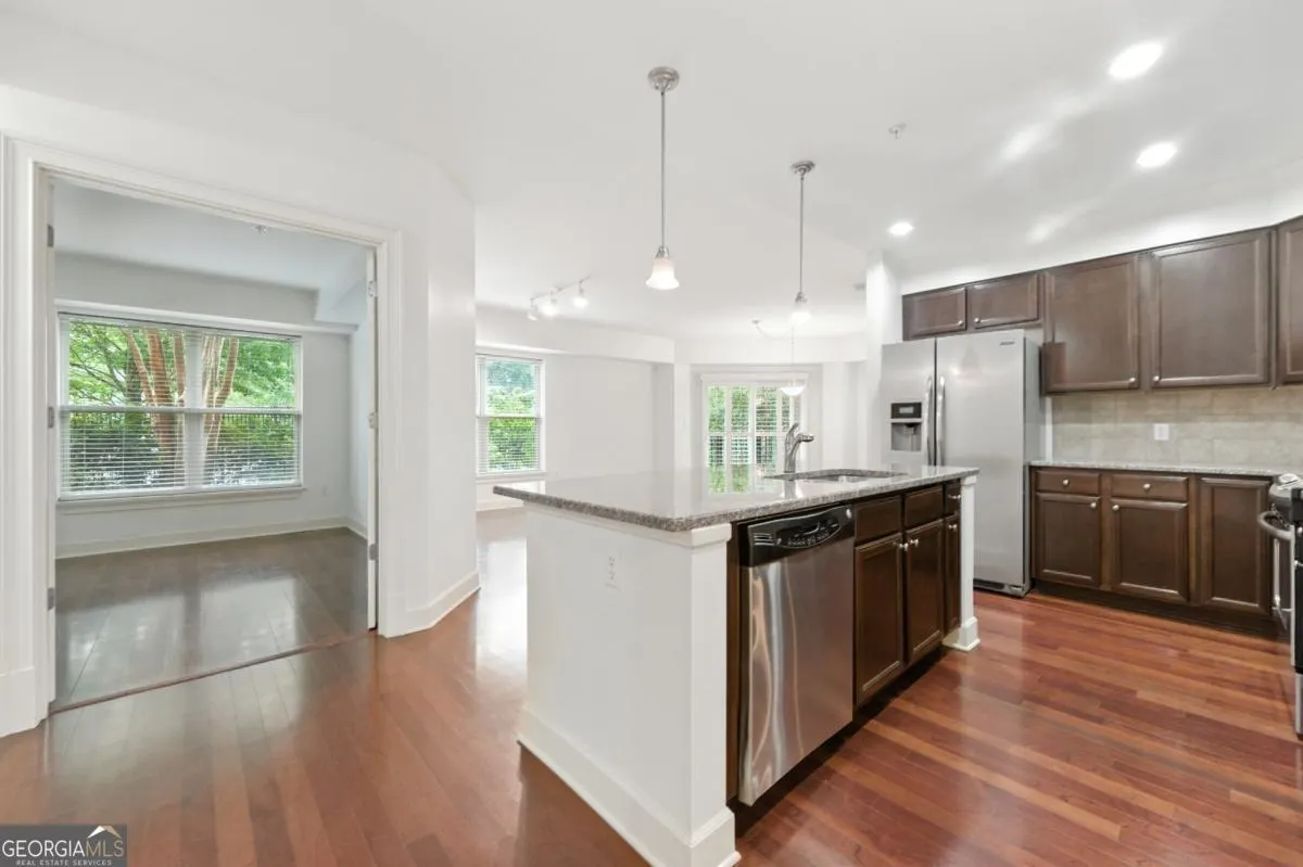 120 200 River Vista Drive, #120