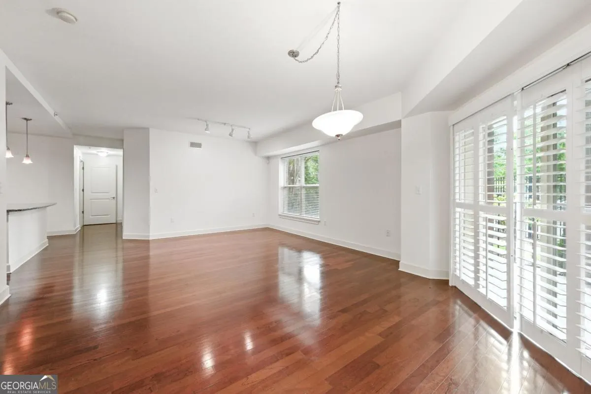 120 200 River Vista Drive, #120