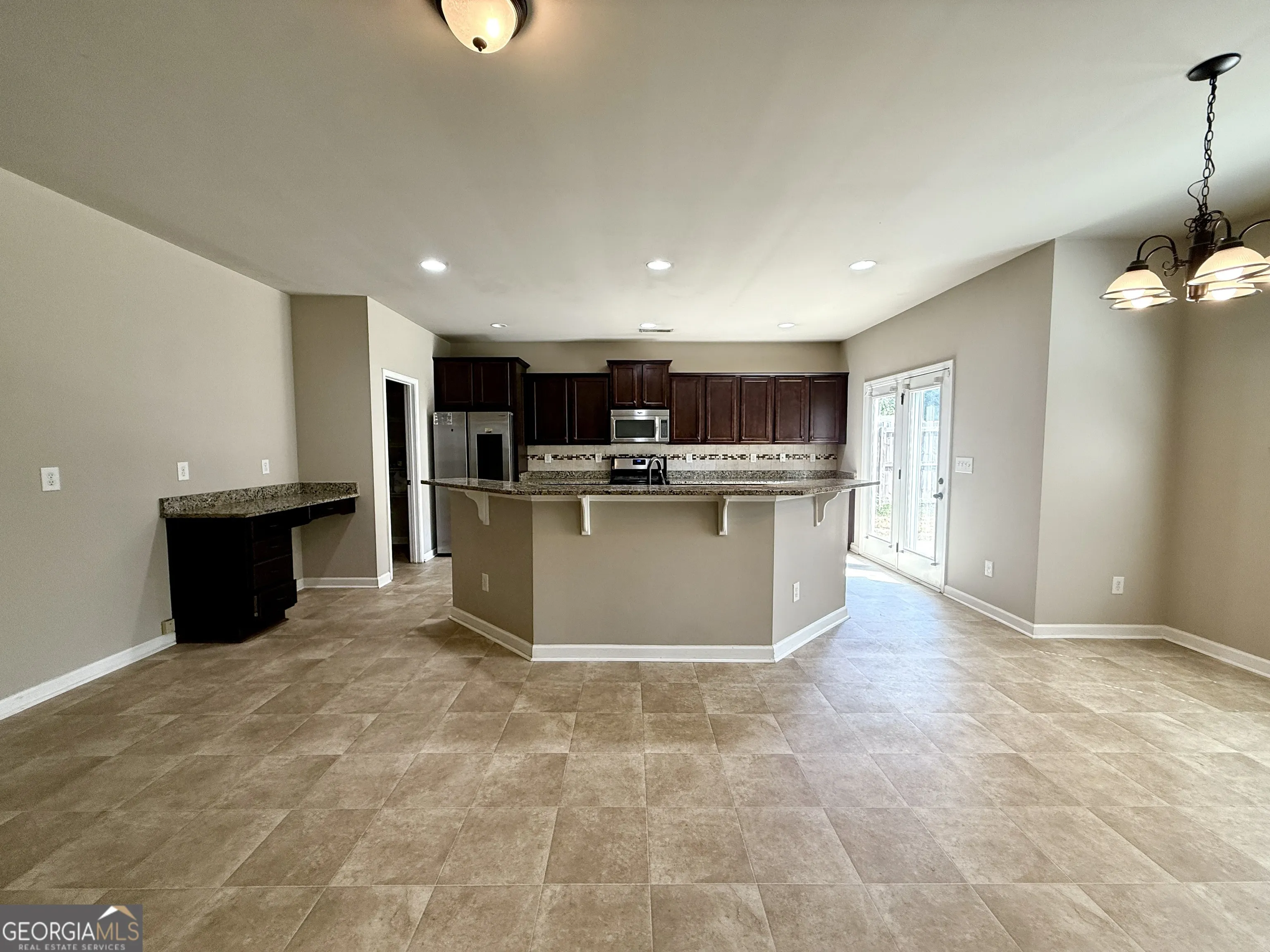 3814 E Pond View Court