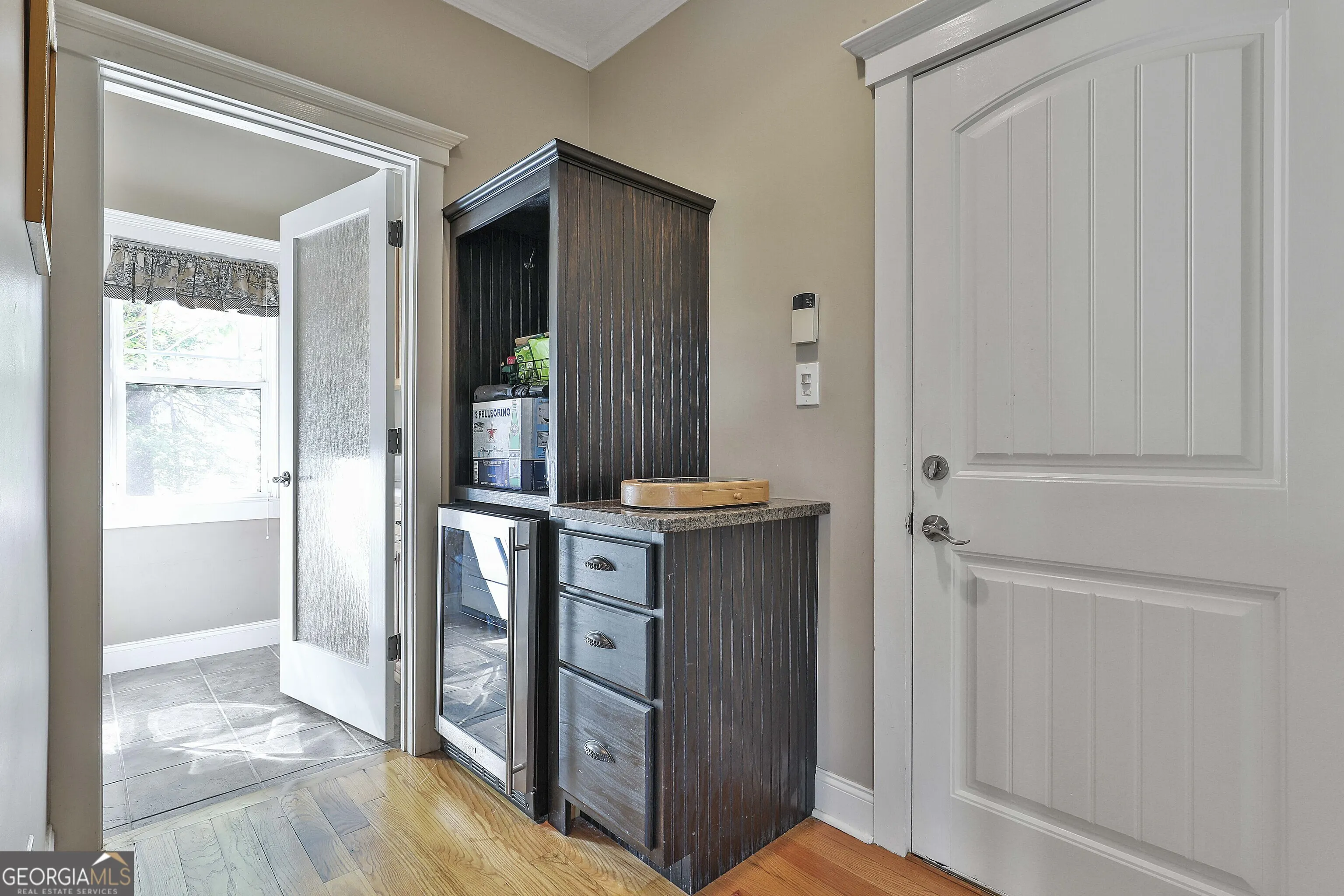 10 Edgewater Way