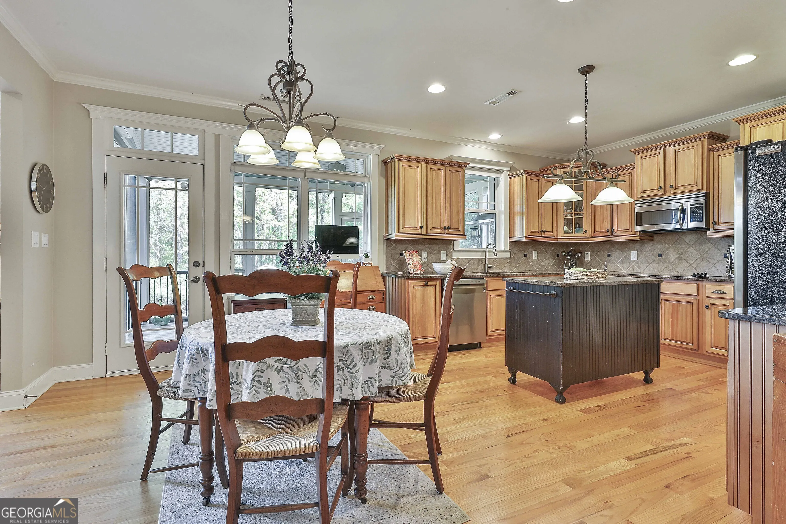 10 Edgewater Way