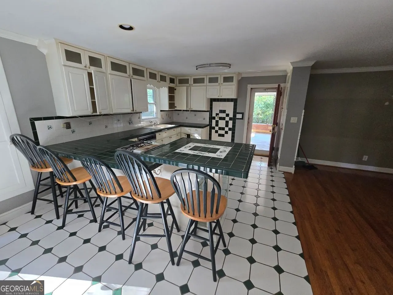 1288 SKYVIEW Circle