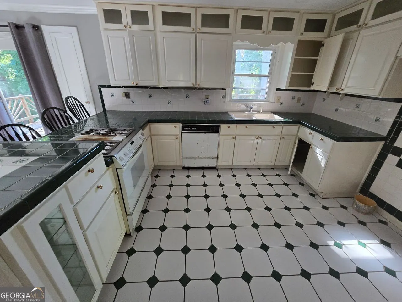 1288 SKYVIEW Circle