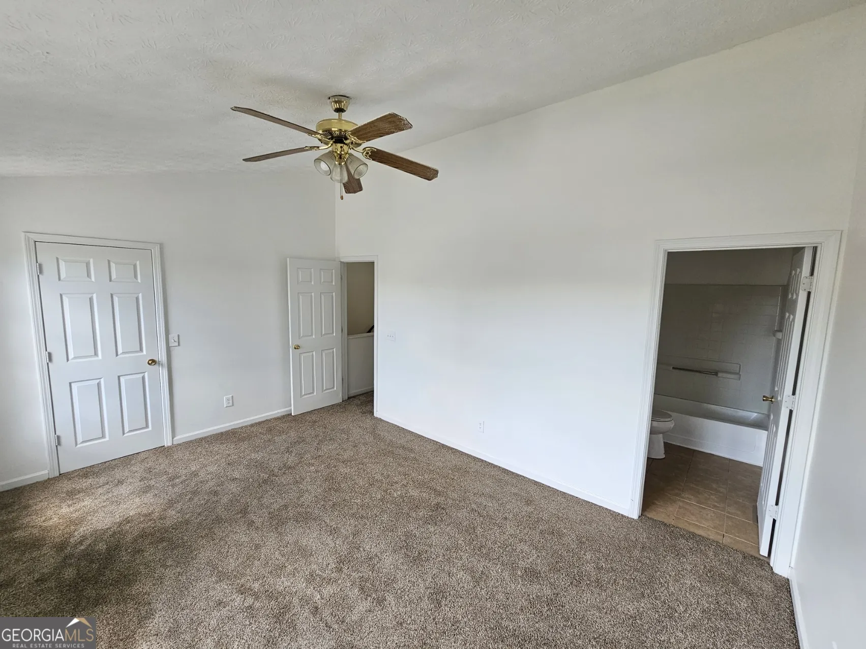 5821 Strathmoor Manor Circle
