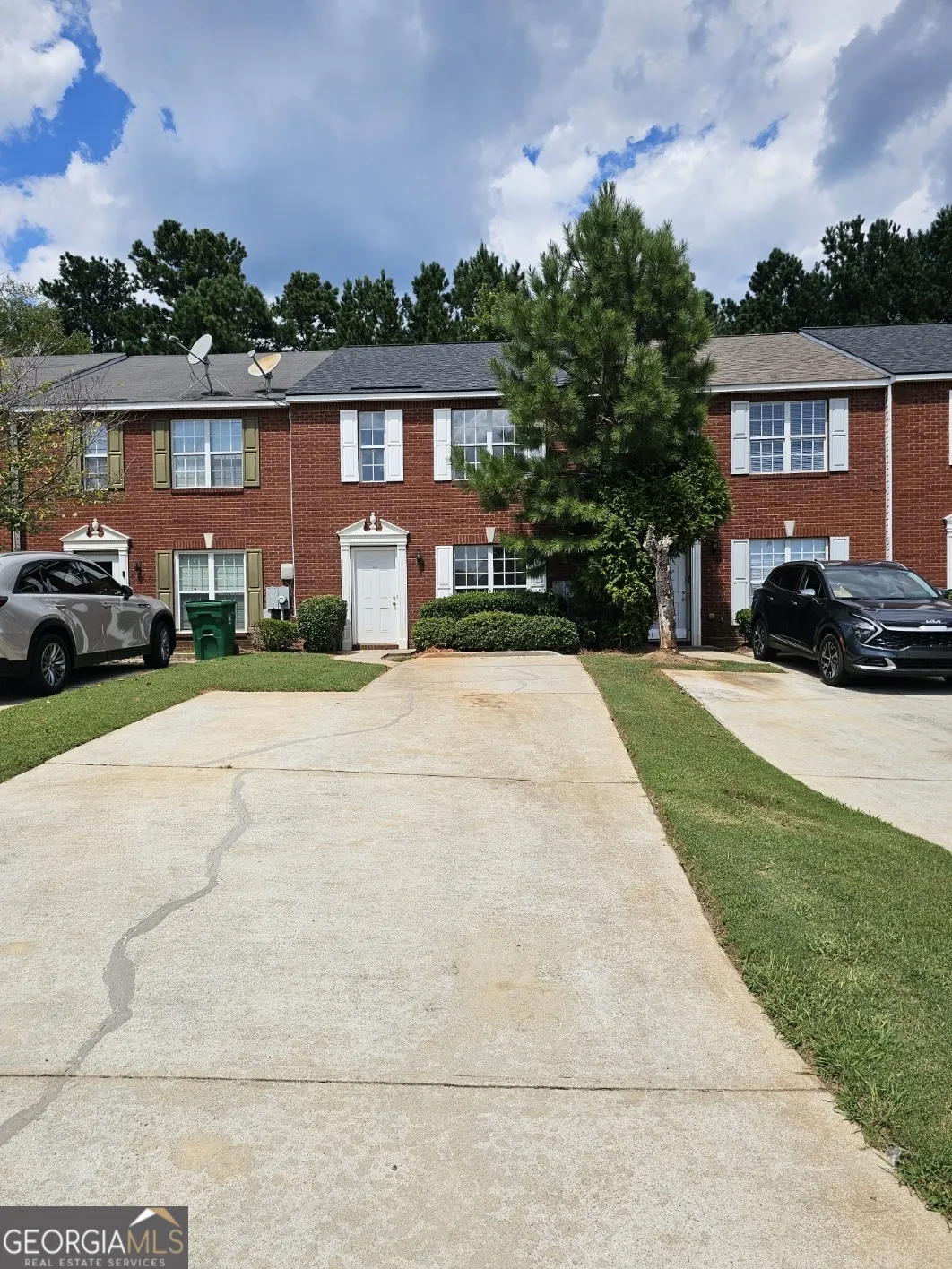 5821 Strathmoor Manor Circle