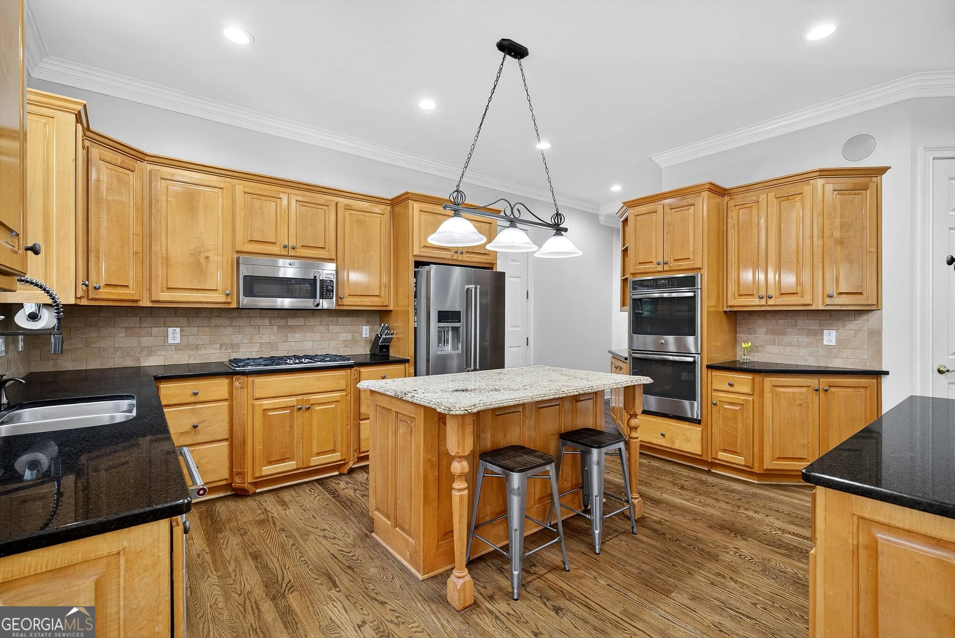 1133 Astoria Lane