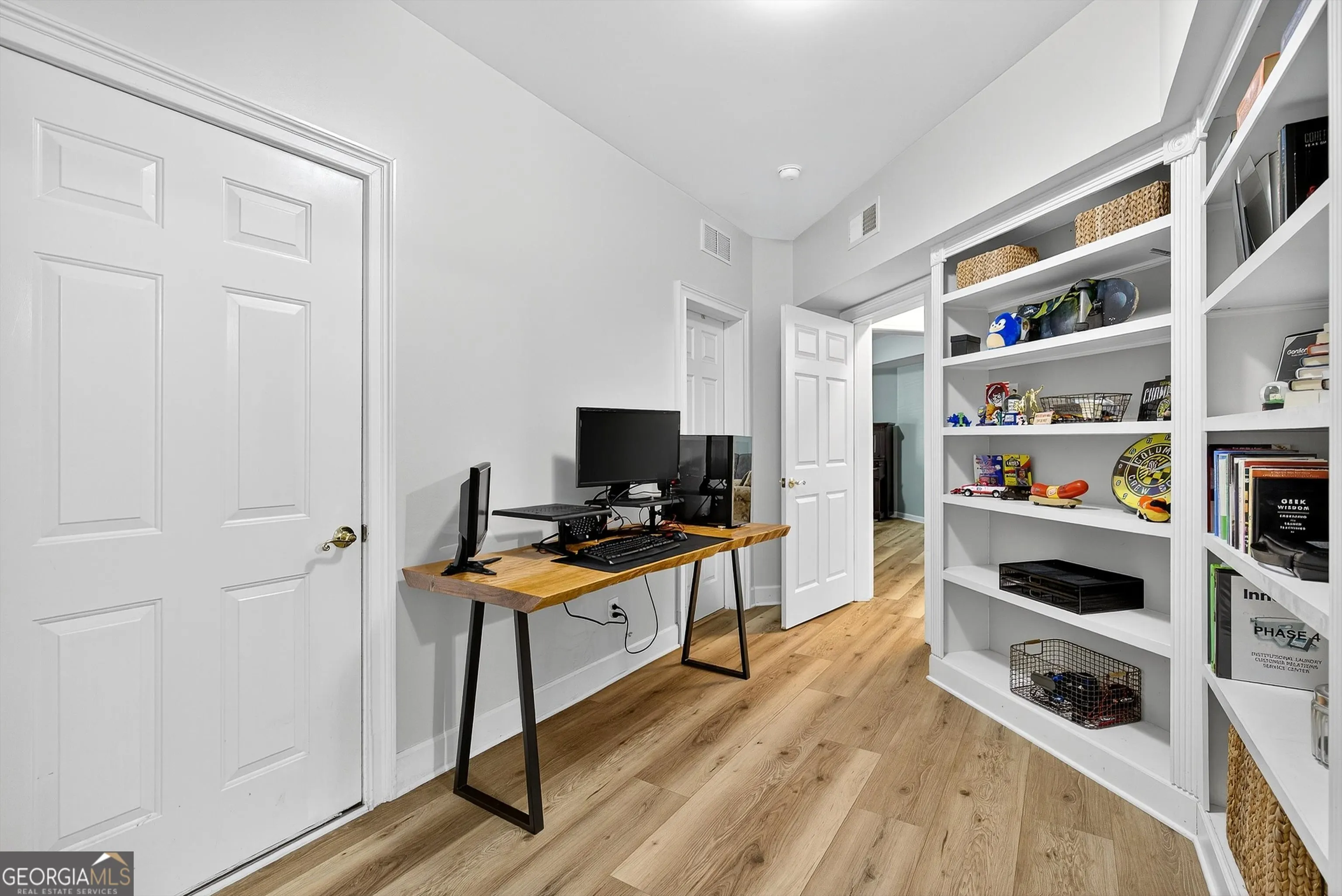 1133 Astoria Lane