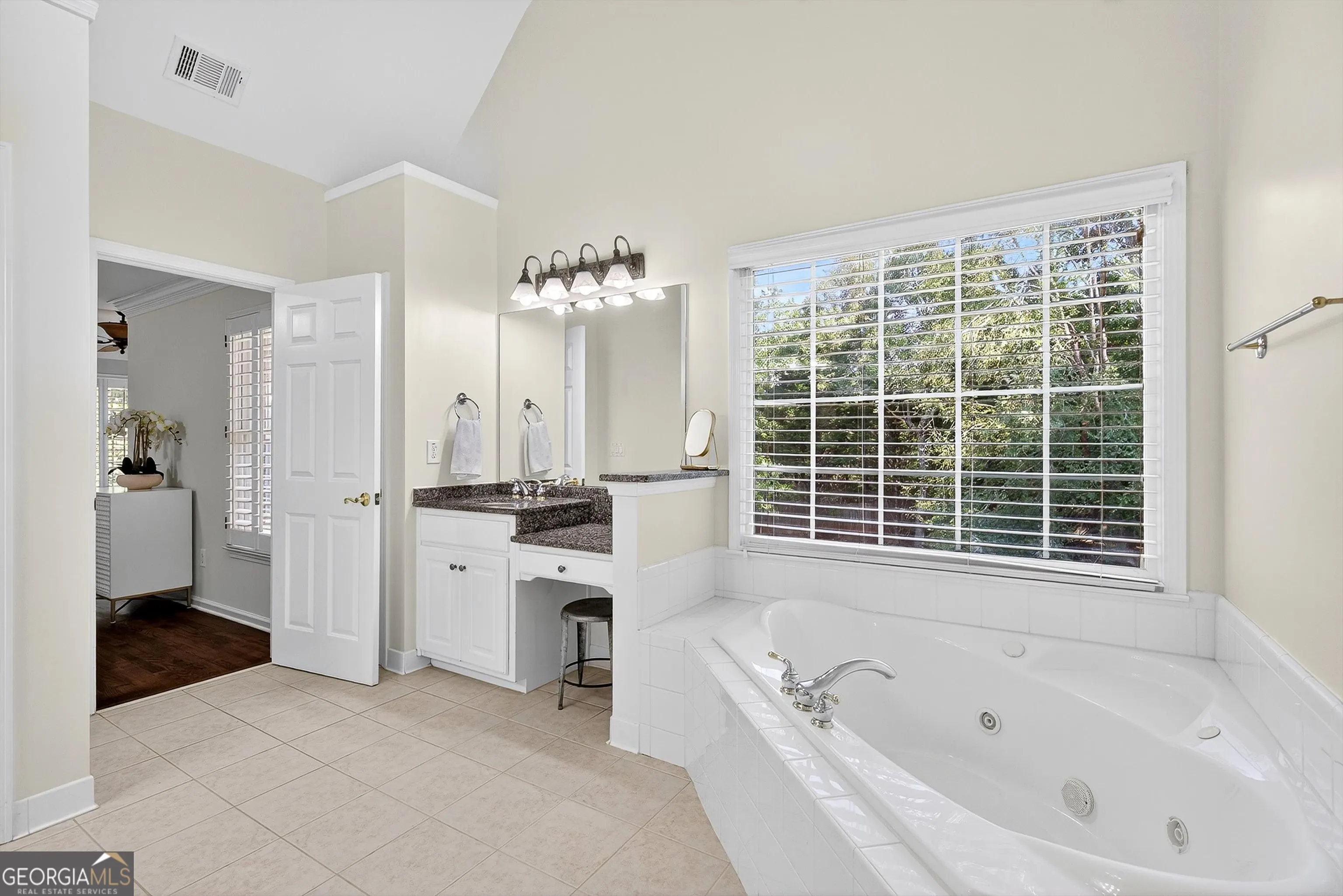1133 Astoria Lane