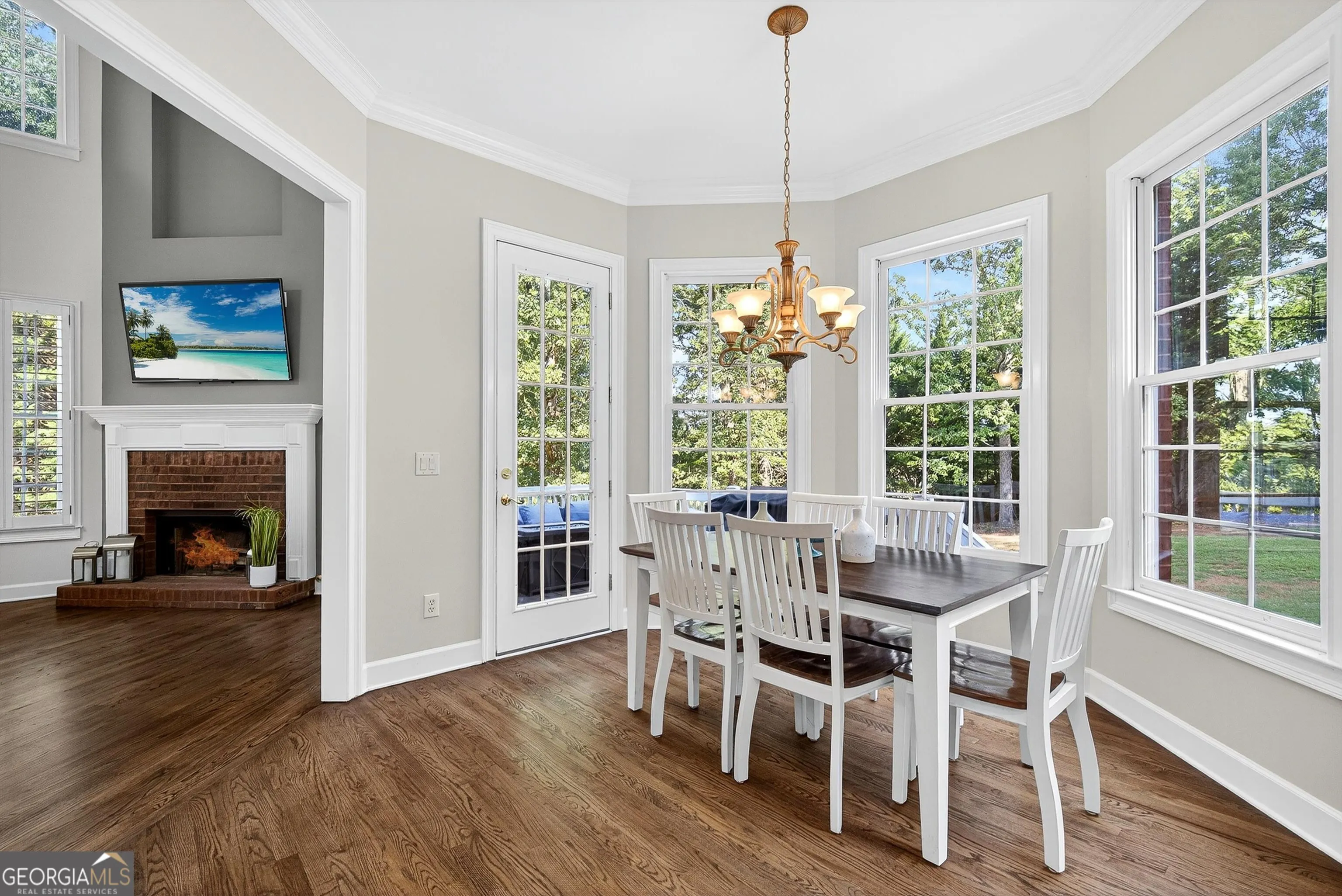 1133 Astoria Lane
