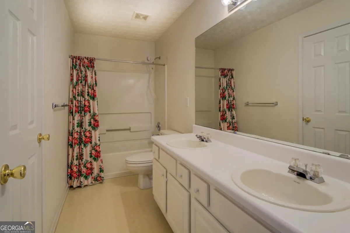 2404 Lake Cove Court
