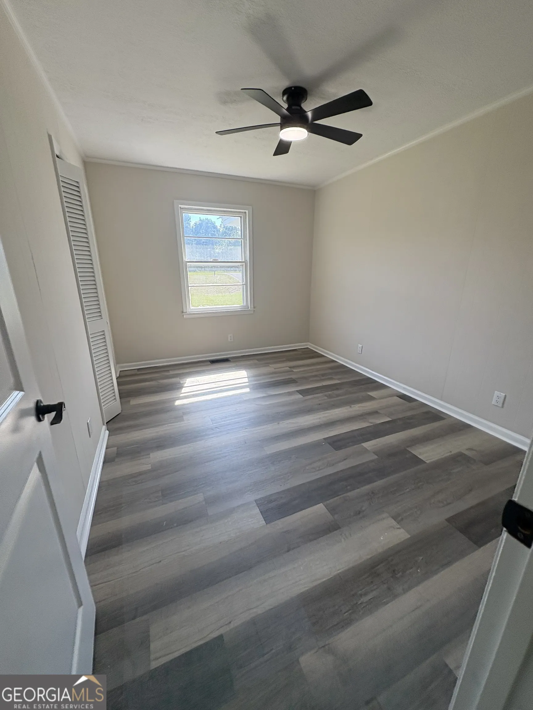 1137 Eastman Highway