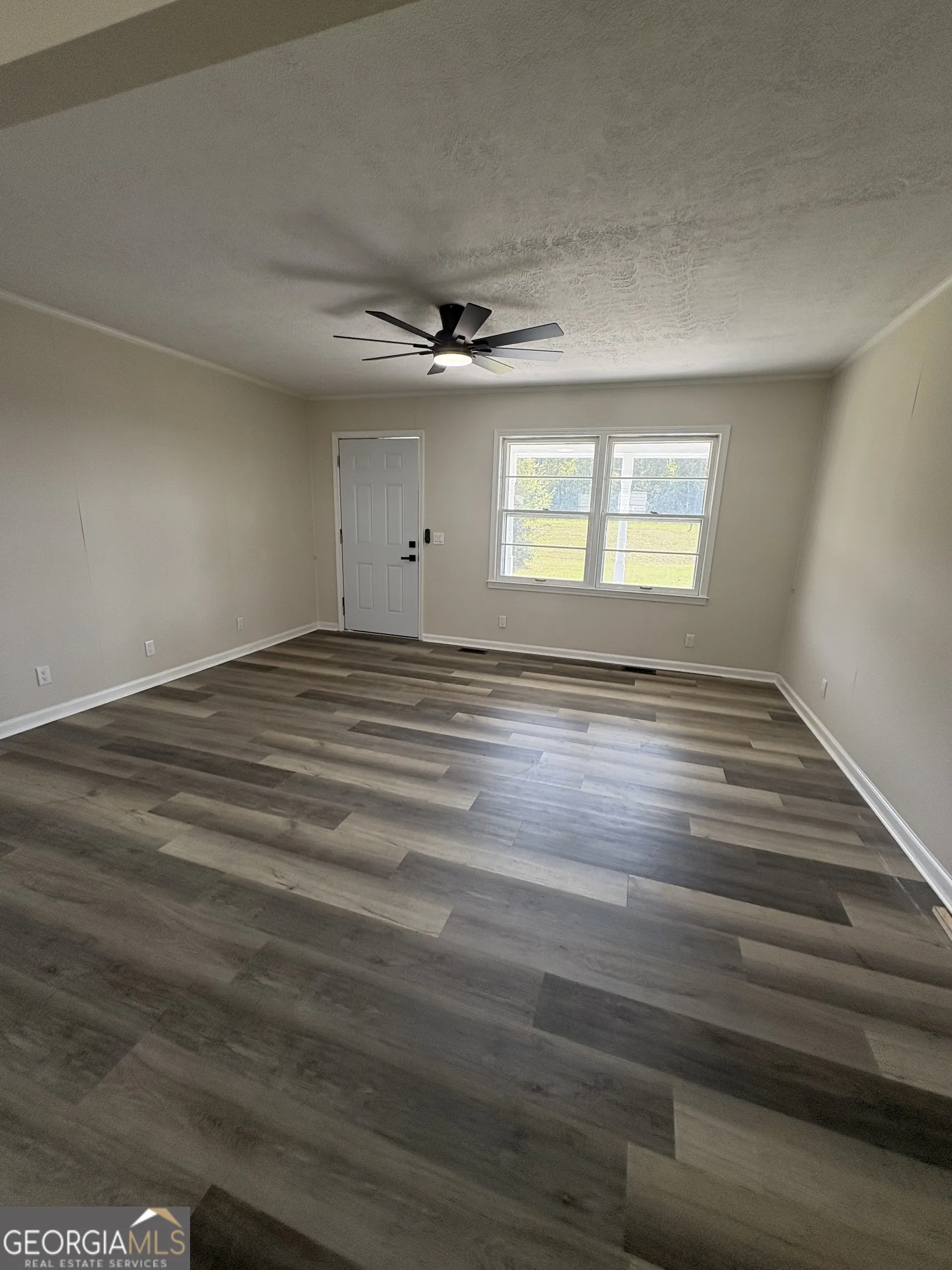 1137 Eastman Highway