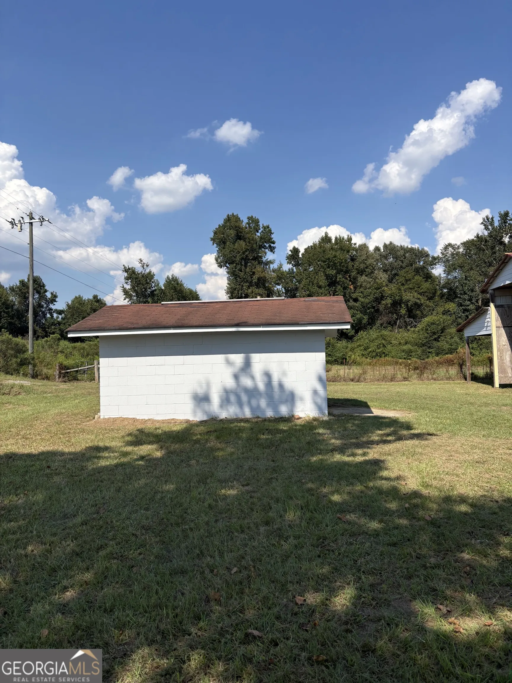 1137 Eastman Highway